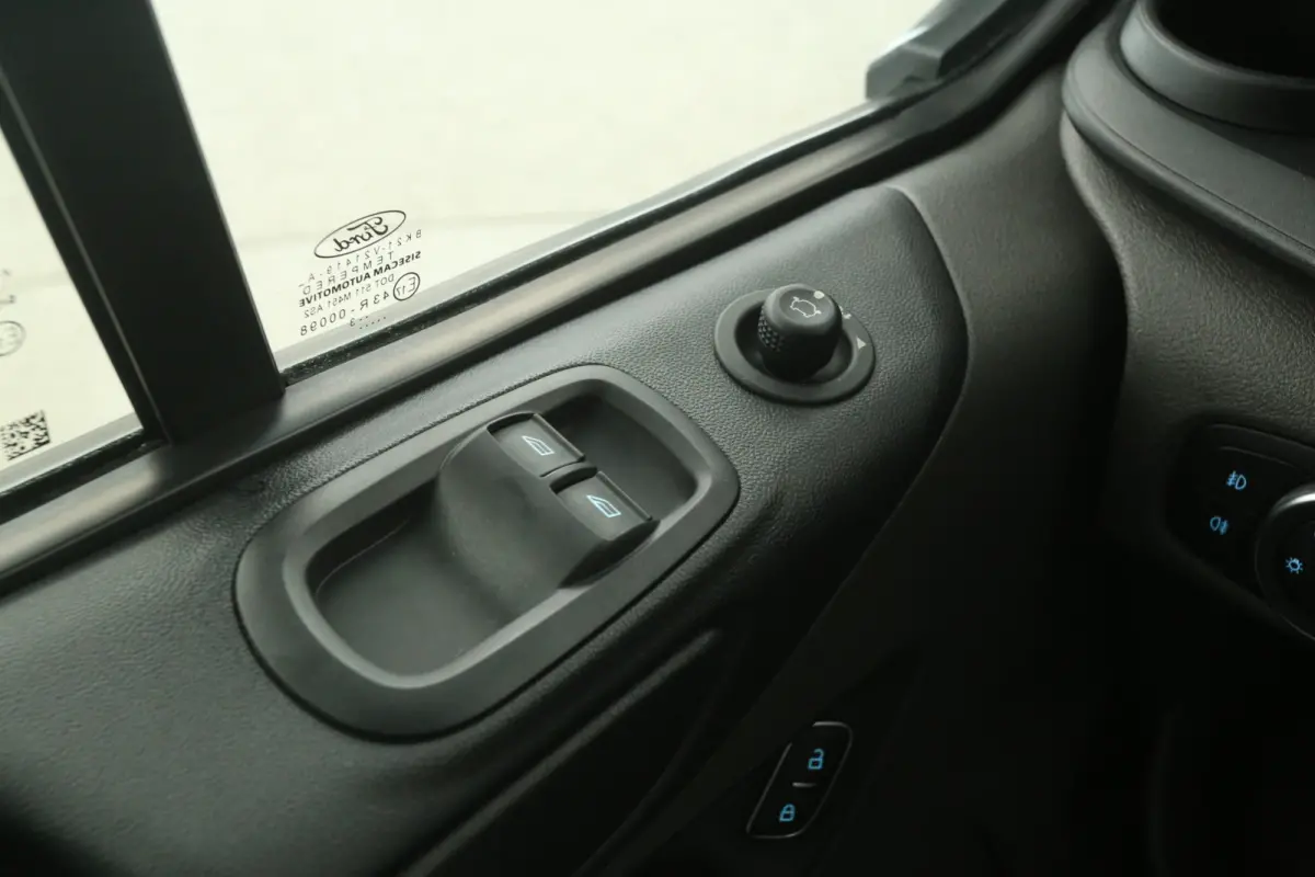 2.0 TDCI L2H1 | DC | 6 Zits | Aut. | Airco | Cruise | Camera | Trekhaak | Carplay | 2xSchuifdeur