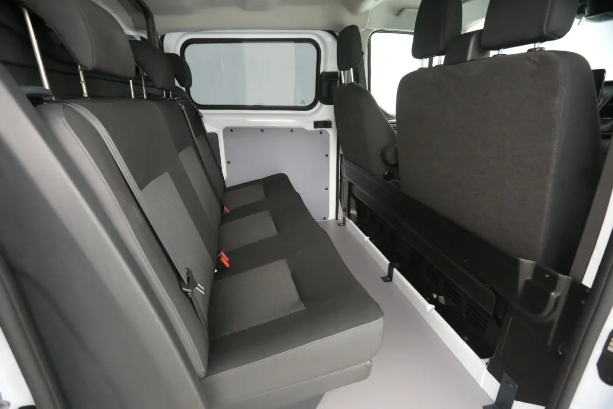 2.0 TDCI L2H1 | DC | 6 Zits | Aut. | Airco | Cruise | Camera | Trekhaak | Carplay | 2xSchuifdeur