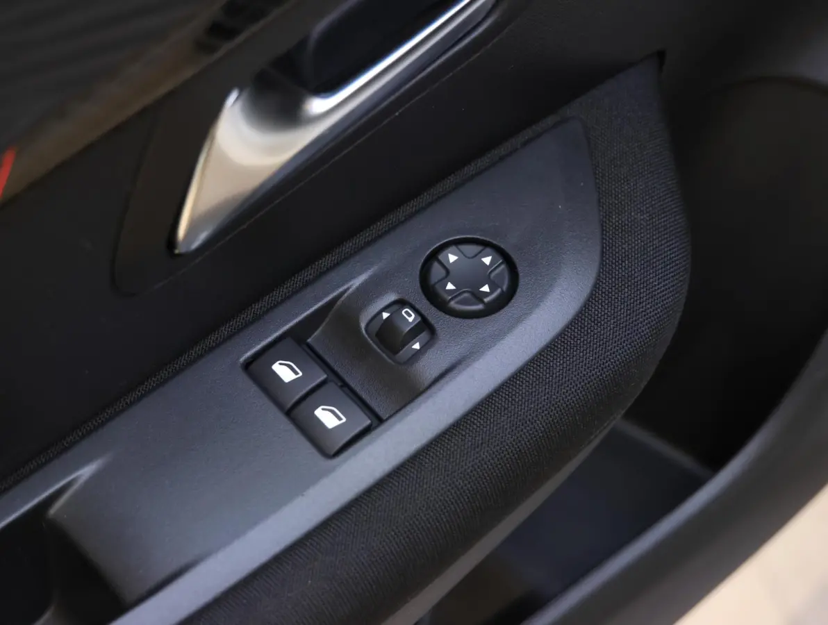 Active 75 pk | CarPlay | Airconditioning | Cruise Control