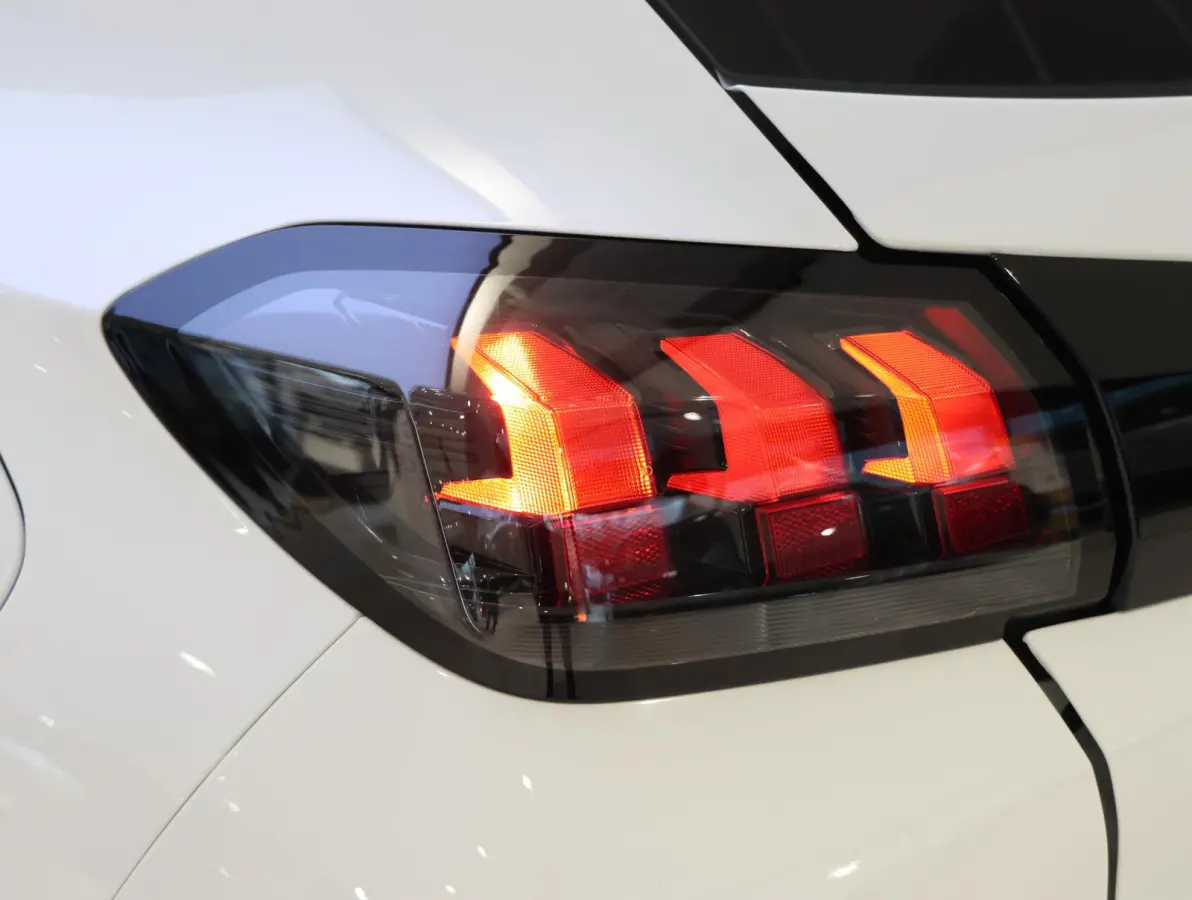 Active 75 pk | CarPlay | Airconditioning | Cruise Control