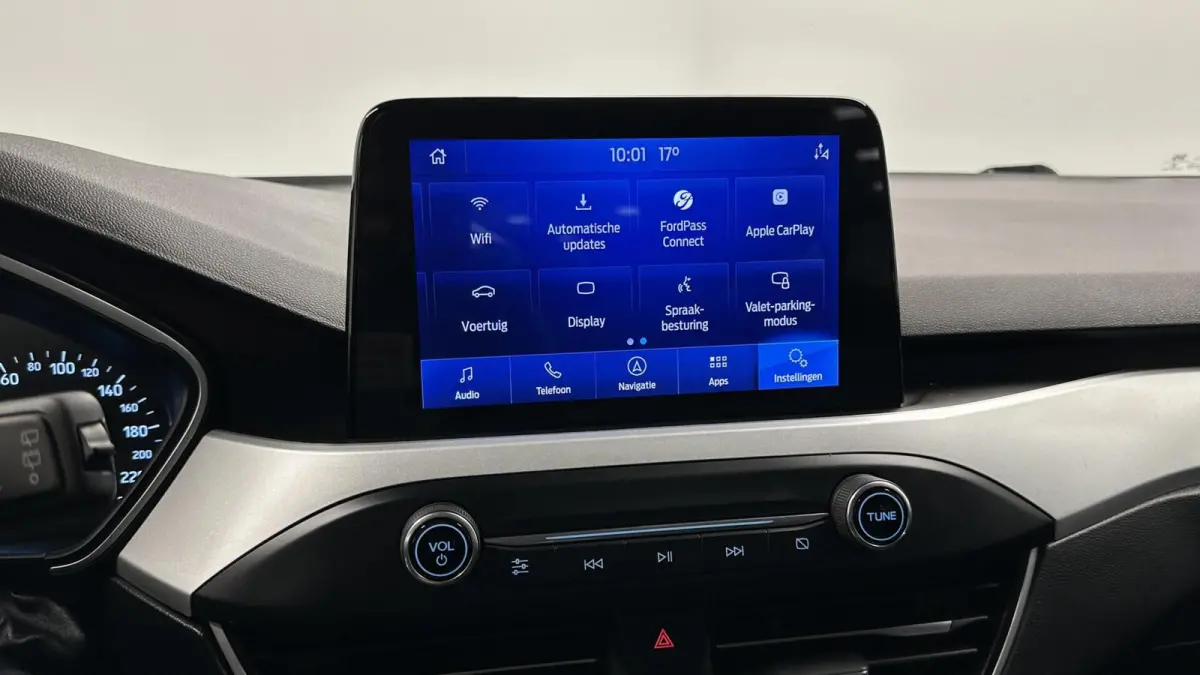 1.0 EcoBoost Hybrid Trend Edition Business CAMERA