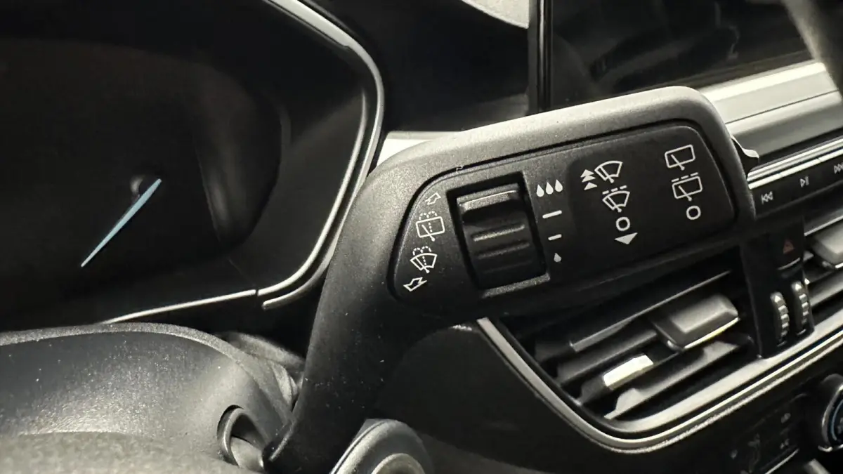 1.0 EcoBoost Hybrid Trend Edition Business CAMERA