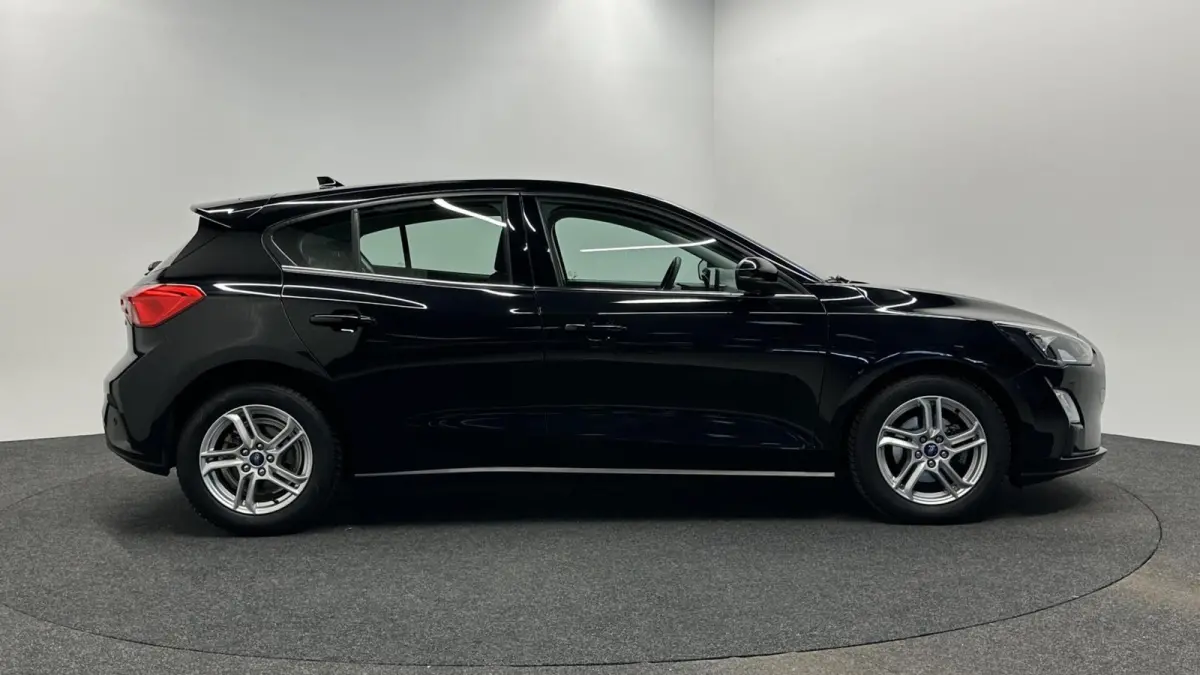 1.0 EcoBoost Hybrid Trend Edition Business CAMERA