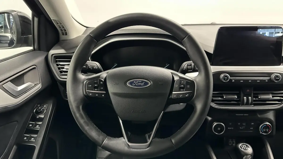 1.0 EcoBoost Hybrid Trend Edition Business CAMERA