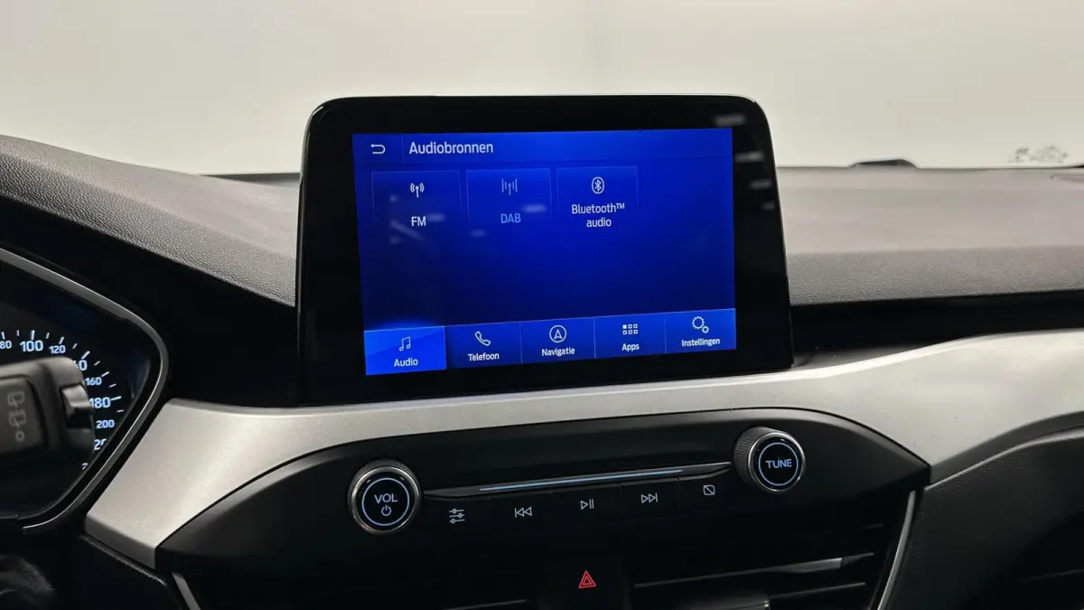1.0 EcoBoost Hybrid Trend Edition Business CAMERA
