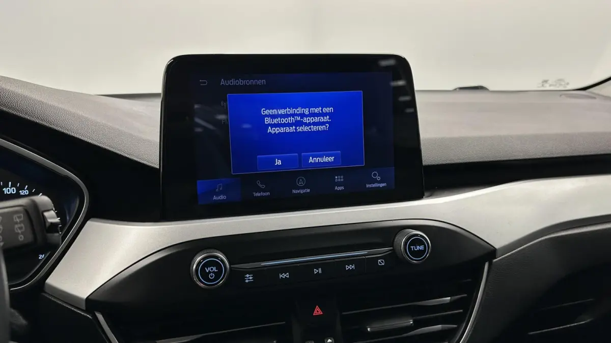 1.0 EcoBoost Hybrid Trend Edition Business CAMERA