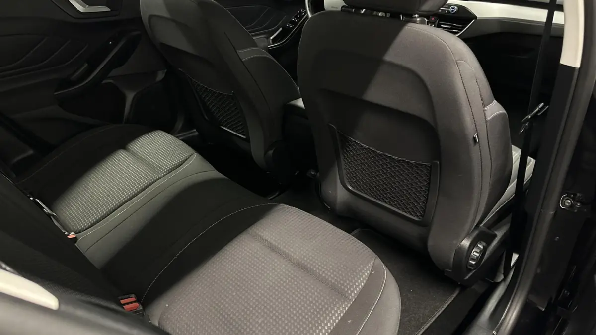 1.0 EcoBoost Hybrid Trend Edition Business CAMERA