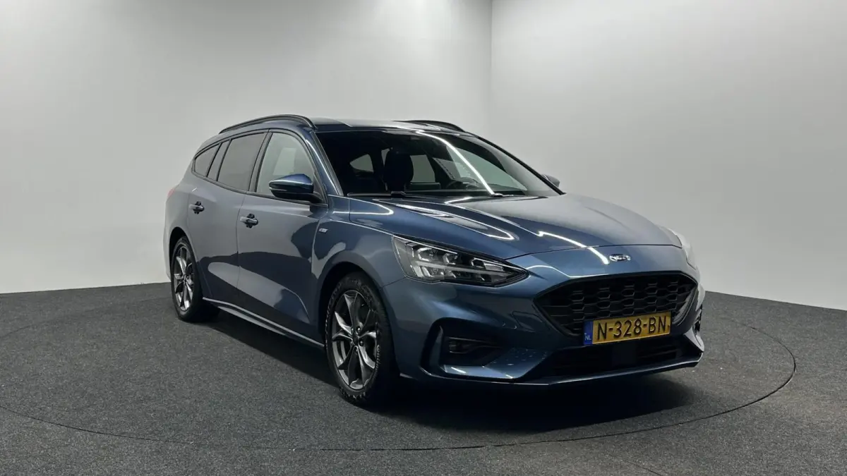 1.0 EcoBoost Hybrid Connected ST-Line CAMERA.