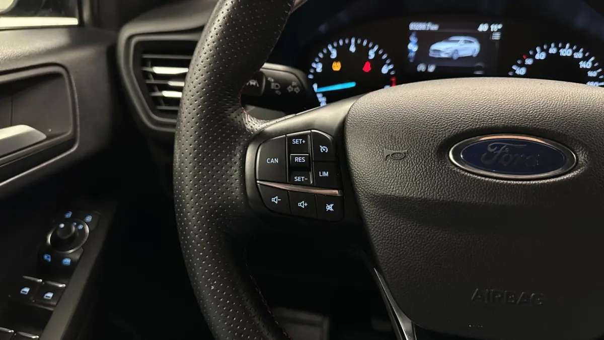 1.0 EcoBoost Hybrid Connected ST-Line CAMERA.