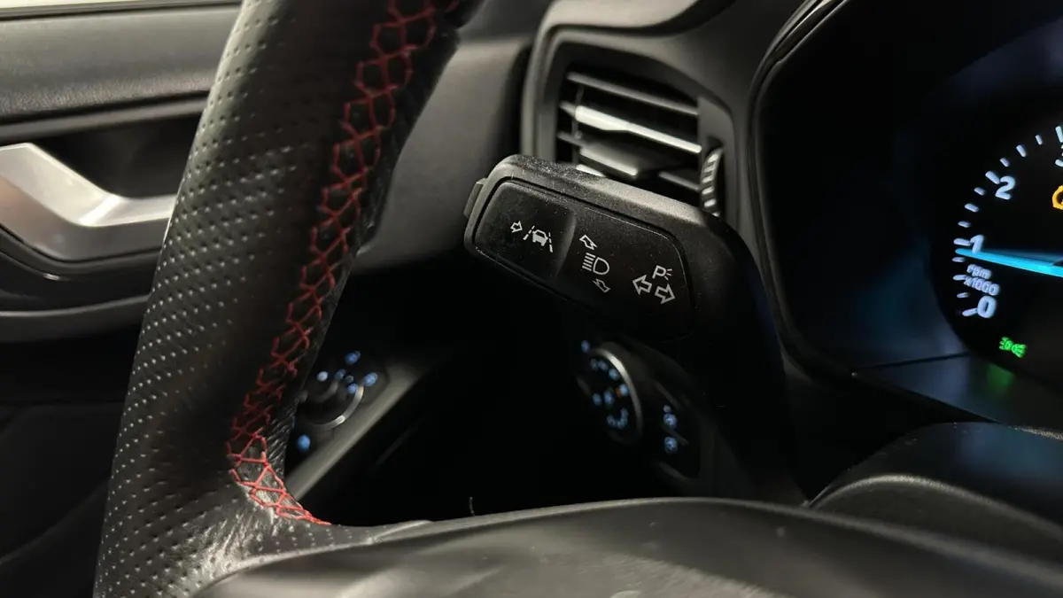 1.0 EcoBoost Hybrid Connected ST-Line CAMERA.