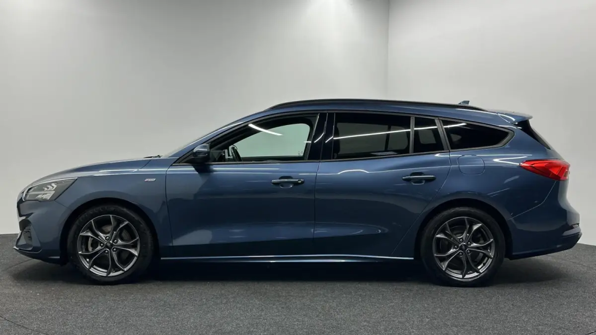 1.0 EcoBoost Hybrid Connected ST-Line CAMERA.