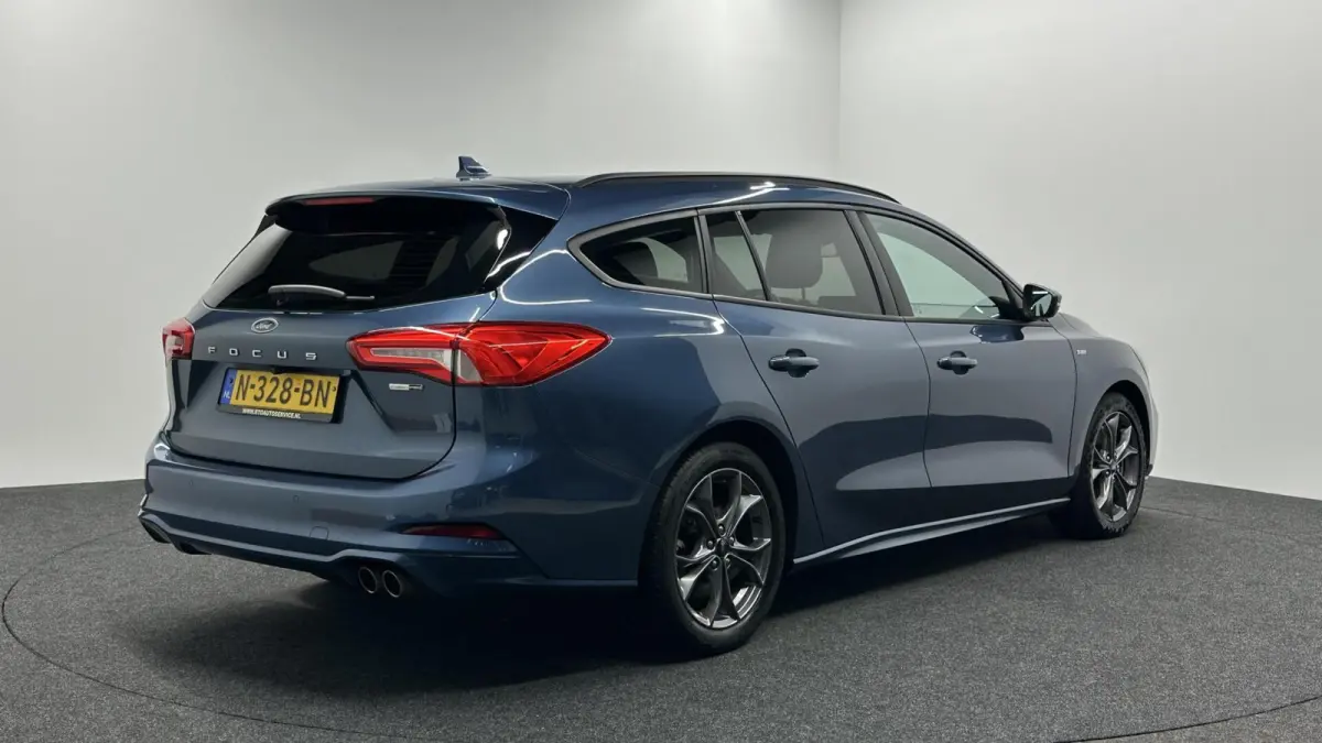 1.0 EcoBoost Hybrid Connected ST-Line CAMERA.