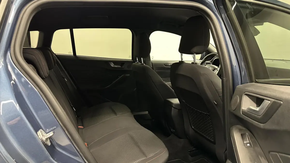 1.0 EcoBoost Hybrid Connected ST-Line CAMERA.
