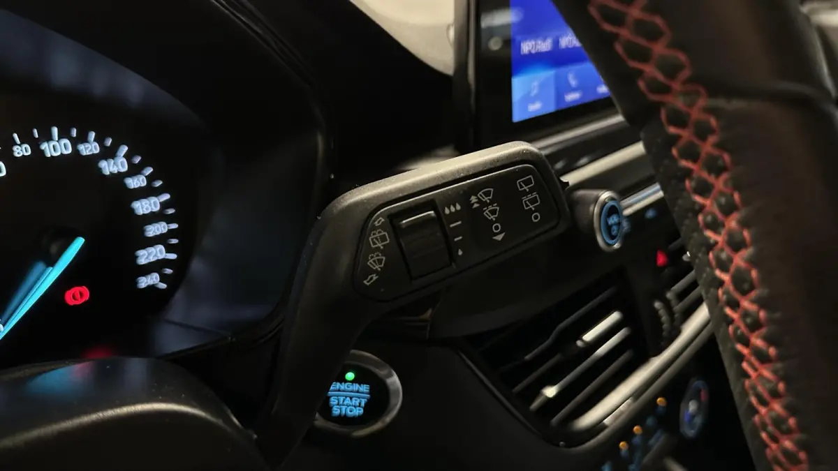 1.0 EcoBoost Hybrid Connected ST-Line CAMERA.