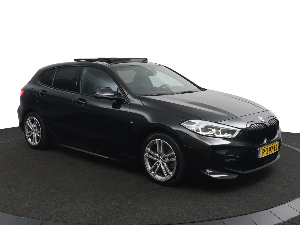 118i Business Edition | M Sport | Panoramadak | Parkeercamera | 33.282 km |