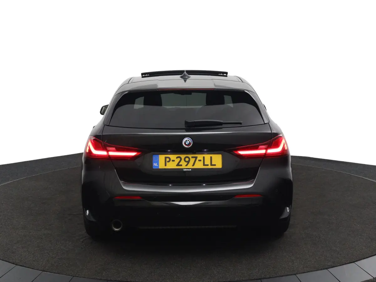 118i Business Edition | M Sport | Panoramadak | Parkeercamera | 33.282 km |