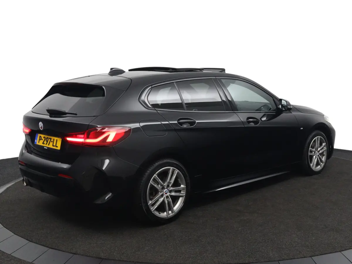 118i Business Edition | M Sport | Panoramadak | Parkeercamera | 33.282 km |