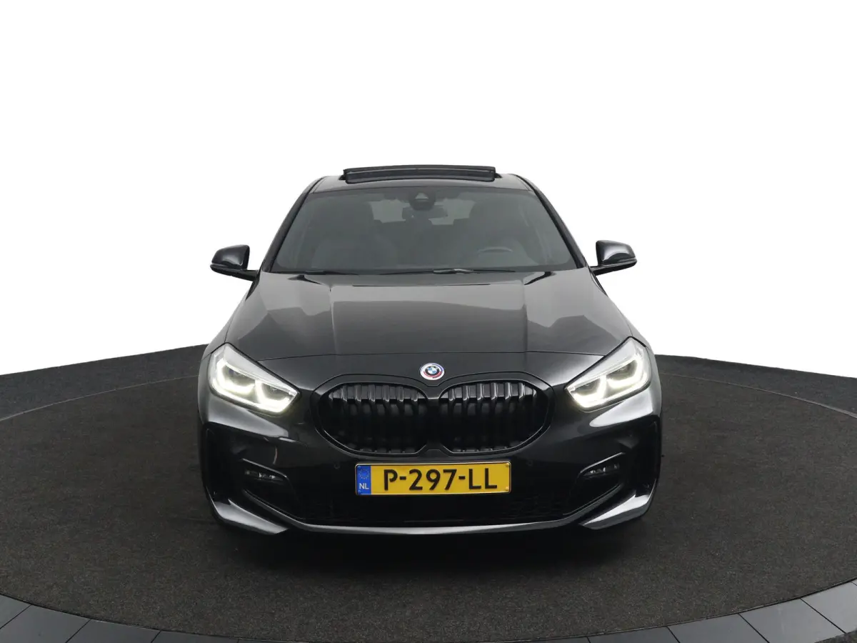118i Business Edition | M Sport | Panoramadak | Parkeercamera | 33.282 km |