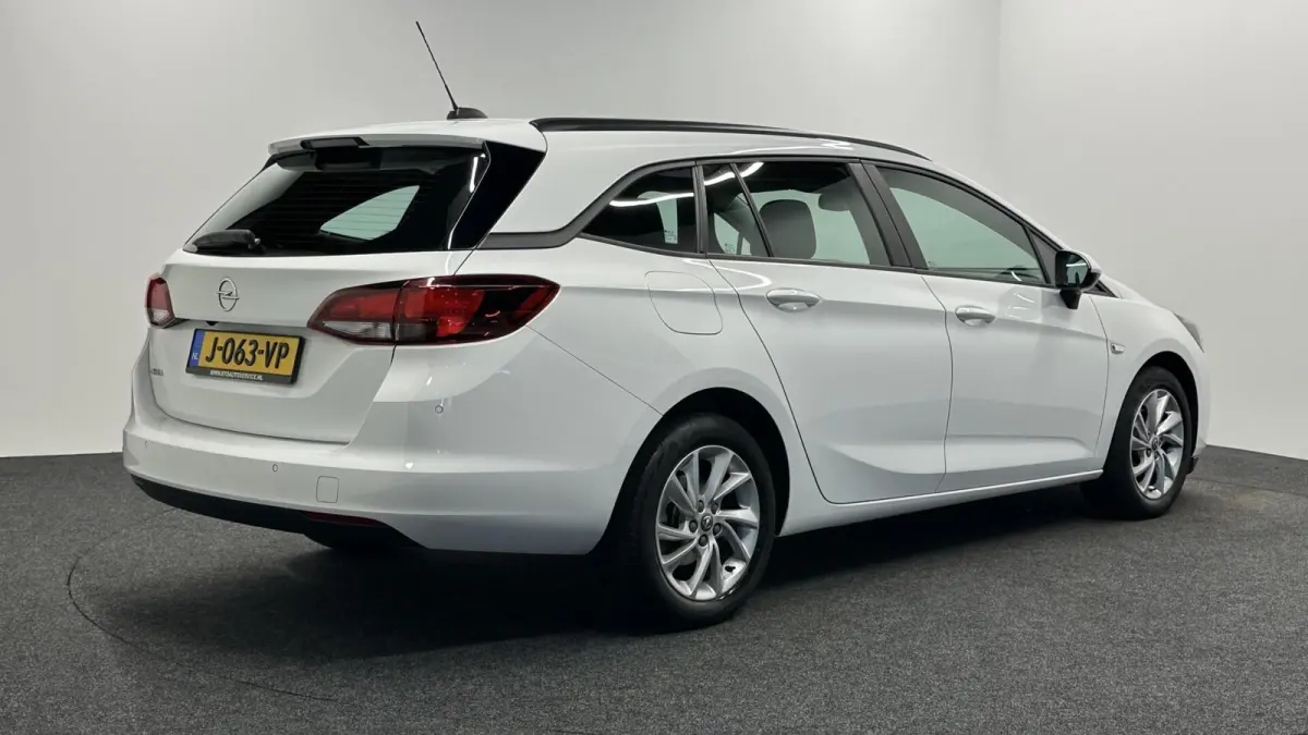 1.4 Edition AUTOMAAT NAVIGATIE 63000 KM