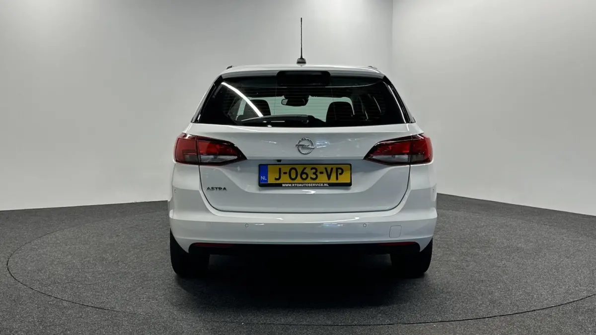 1.4 Edition AUTOMAAT NAVIGATIE 63000 KM