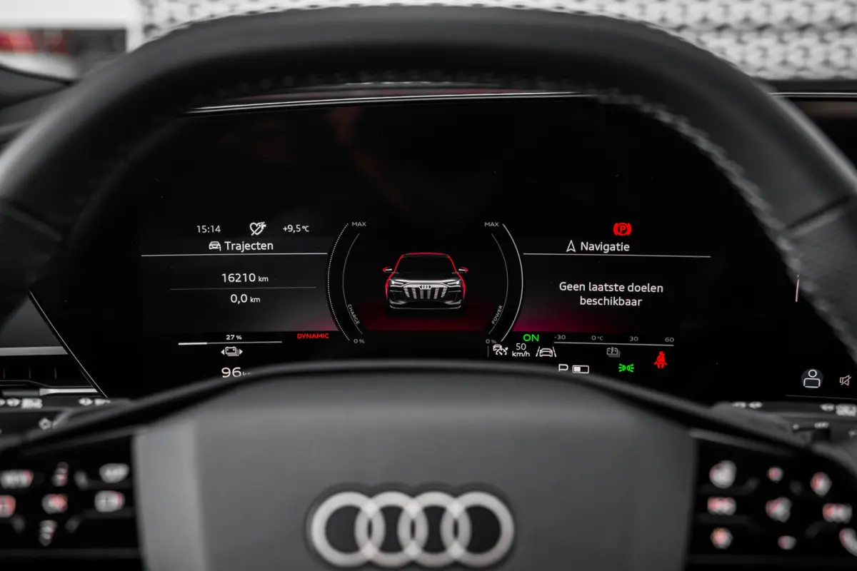 S edition 100 kWh | Panoramadak | Luchtvering | Bang & Olufsen | HUD |