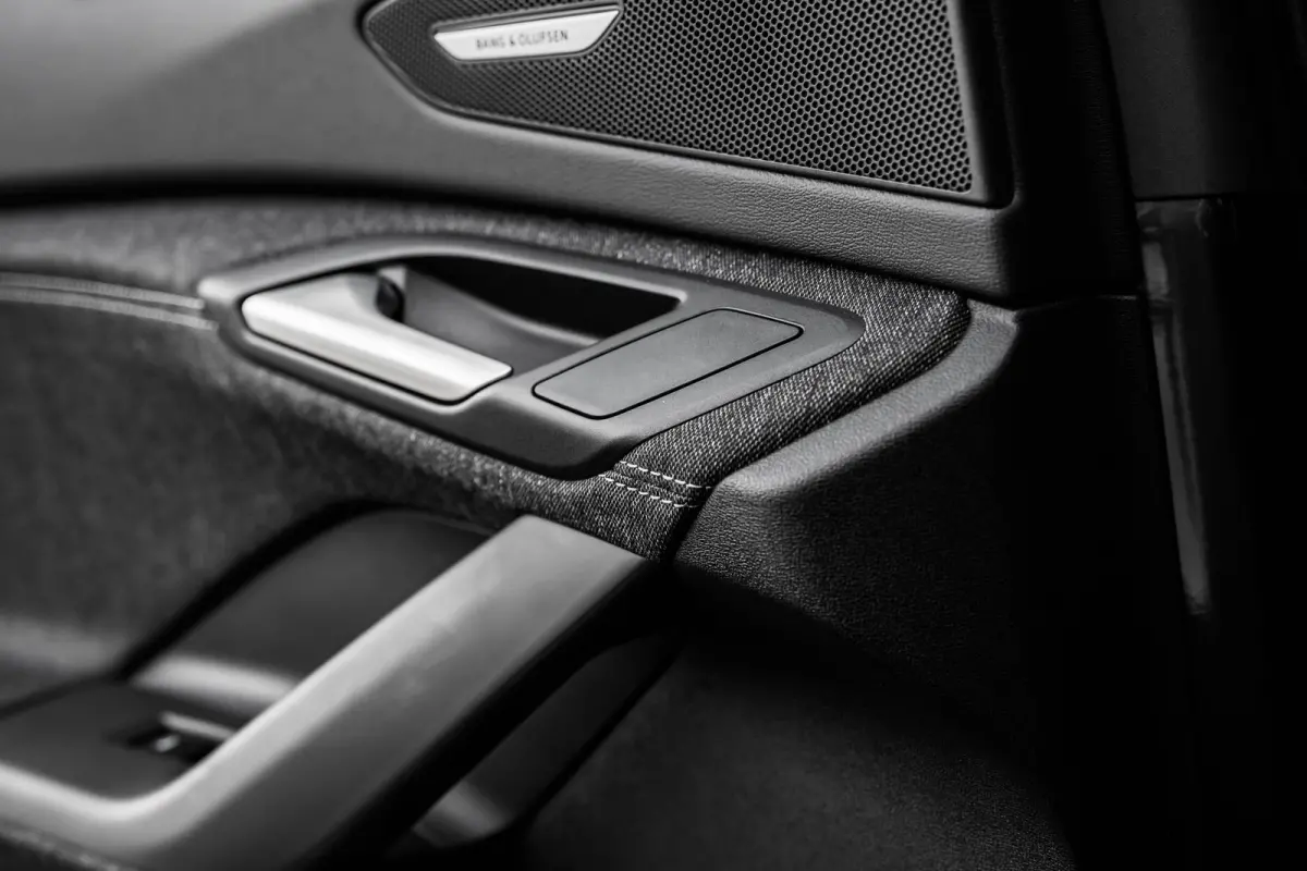 S edition 100 kWh | Panoramadak | Luchtvering | Bang & Olufsen | HUD |