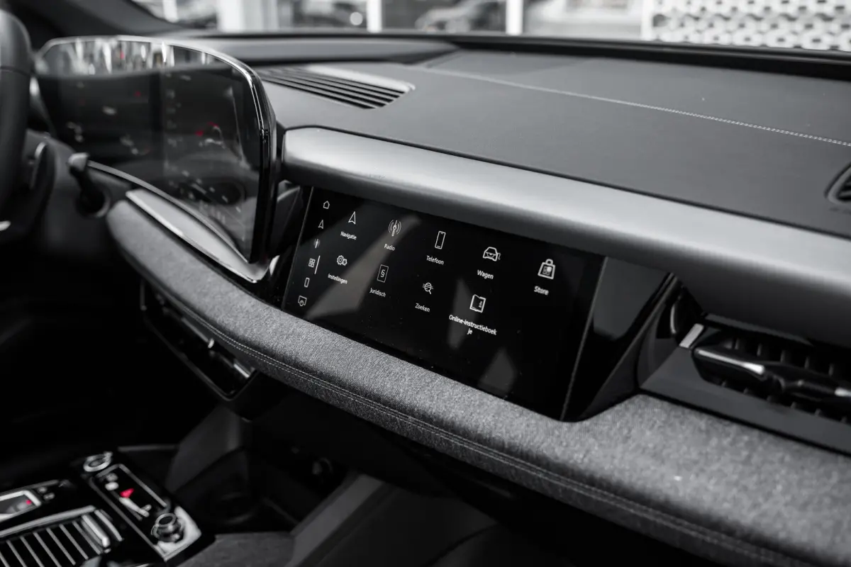 S edition 100 kWh | Panoramadak | Luchtvering | Bang & Olufsen | HUD |