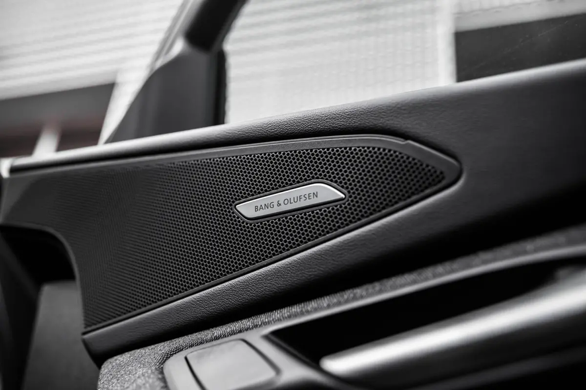 S edition 100 kWh | Panoramadak | Luchtvering | Bang & Olufsen | HUD |