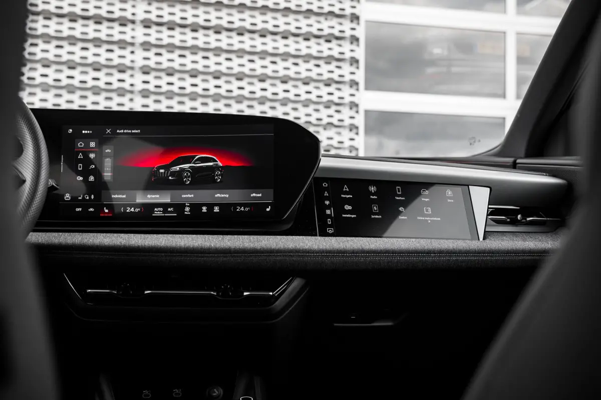 S edition 100 kWh | Panoramadak | Luchtvering | Bang & Olufsen | HUD |