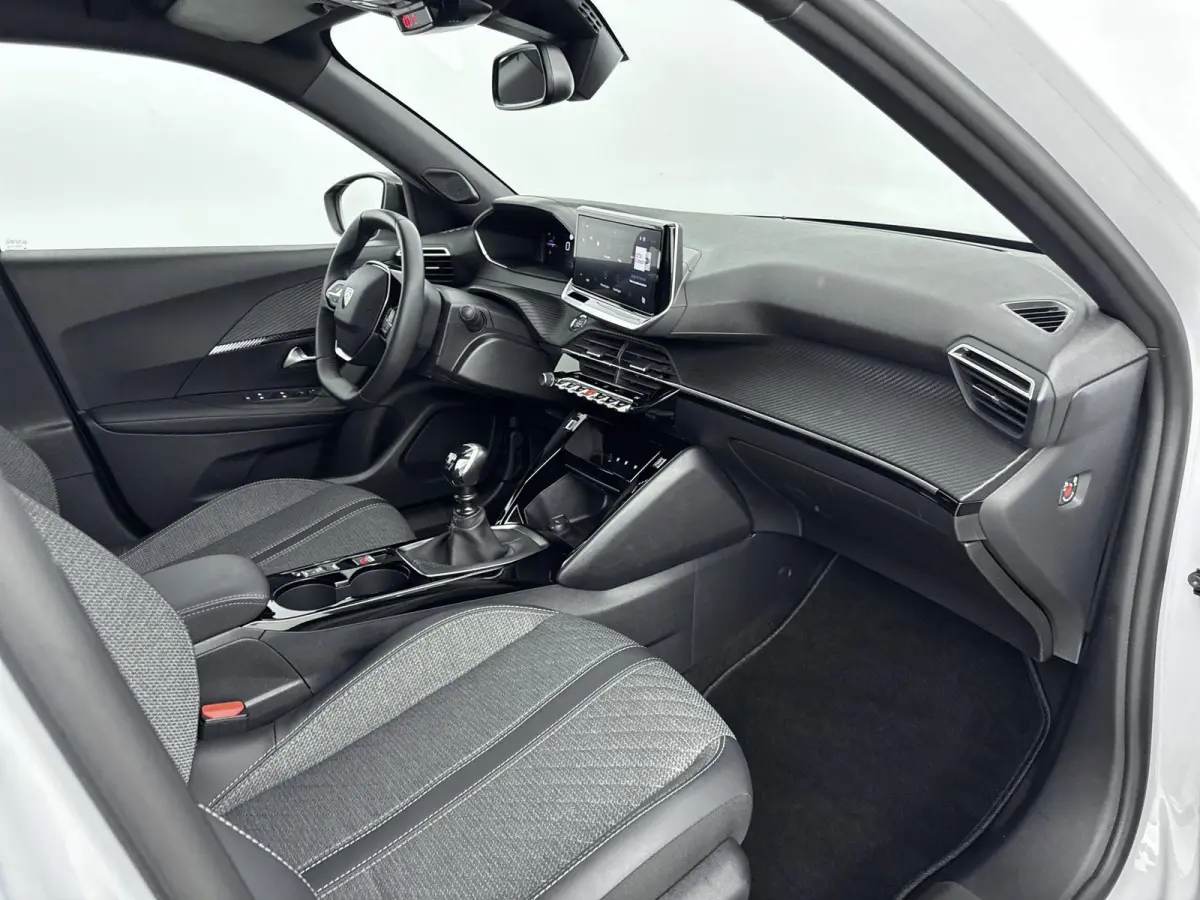 SUV 100pk Allure | Navigatie | CarPlay | Parkeerhulp | LED Koplampen