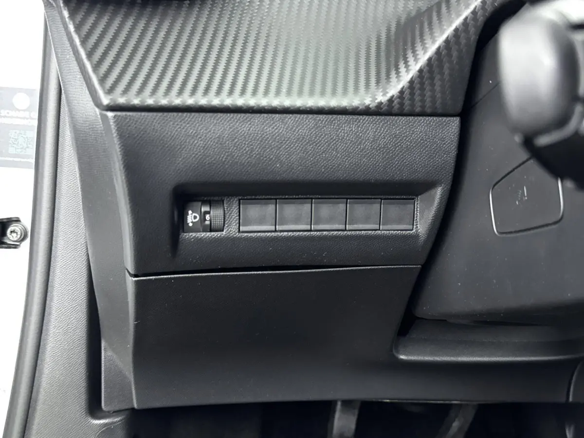 SUV 100pk Allure | Navigatie | CarPlay | Parkeerhulp | LED Koplampen