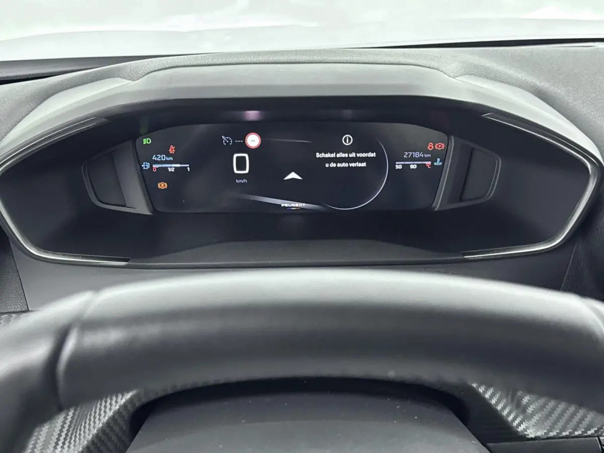 SUV 100pk Allure | Navigatie | CarPlay | Parkeerhulp | LED Koplampen