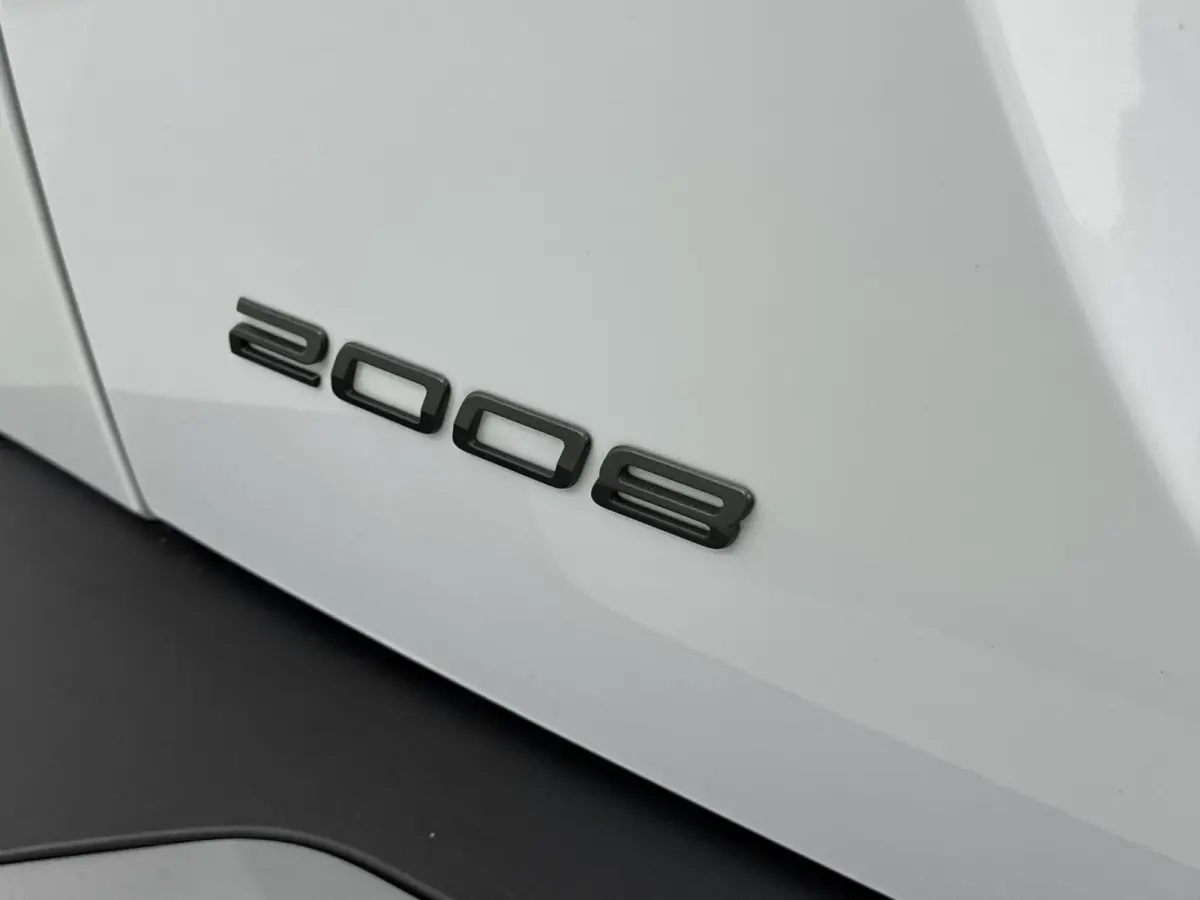 SUV 100pk Allure | Navigatie | CarPlay | Parkeerhulp | LED Koplampen