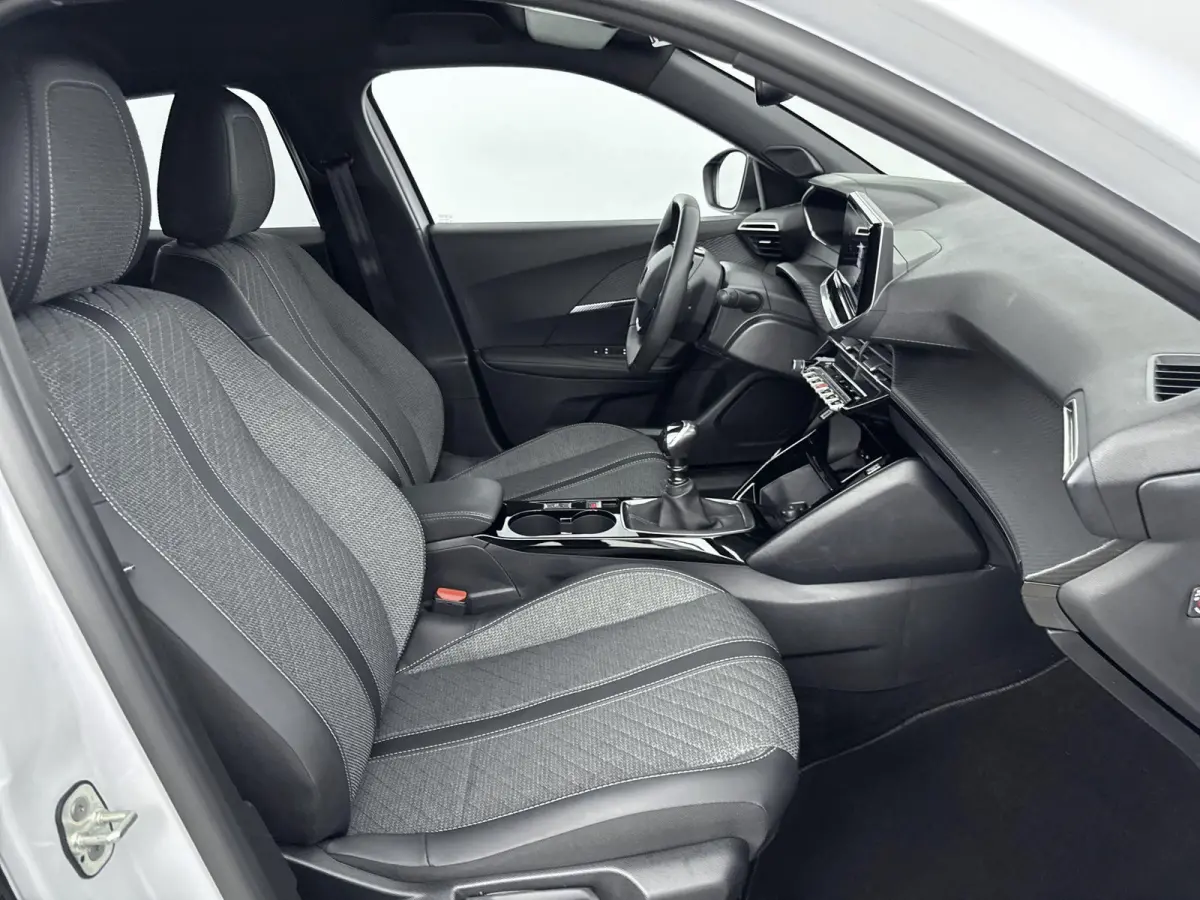 SUV 100pk Allure | Navigatie | CarPlay | Parkeerhulp | LED Koplampen