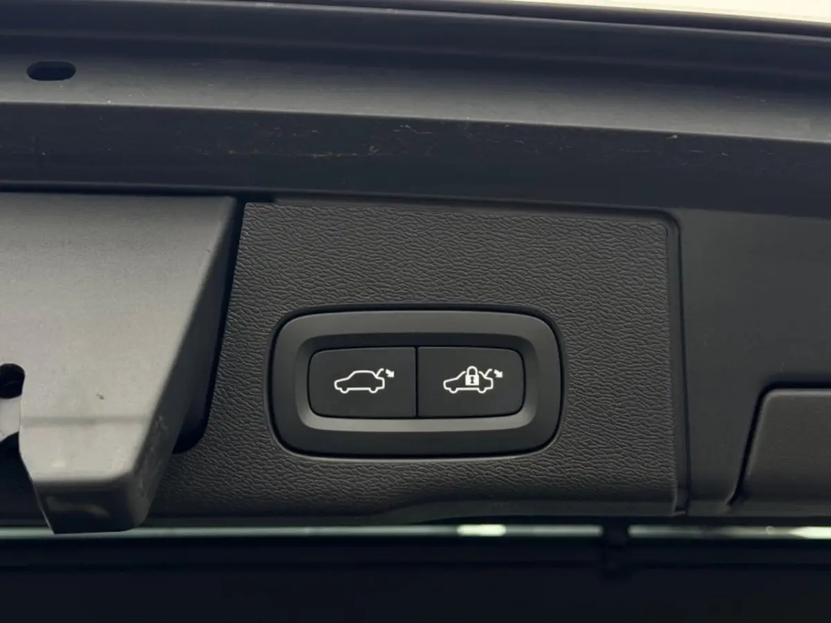 2.0 T6 Recharge AWD Inscription | PANO | Carplay