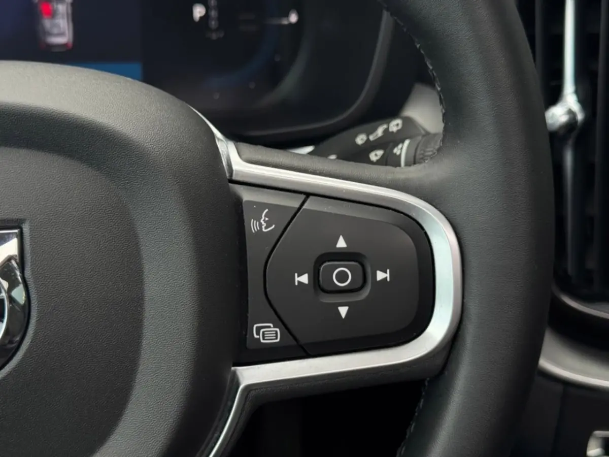 2.0 T6 Recharge AWD Inscription | PANO | Carplay