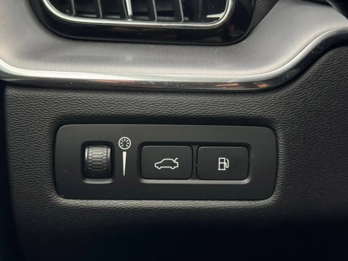 2.0 T6 Recharge AWD Inscription | PANO | Carplay