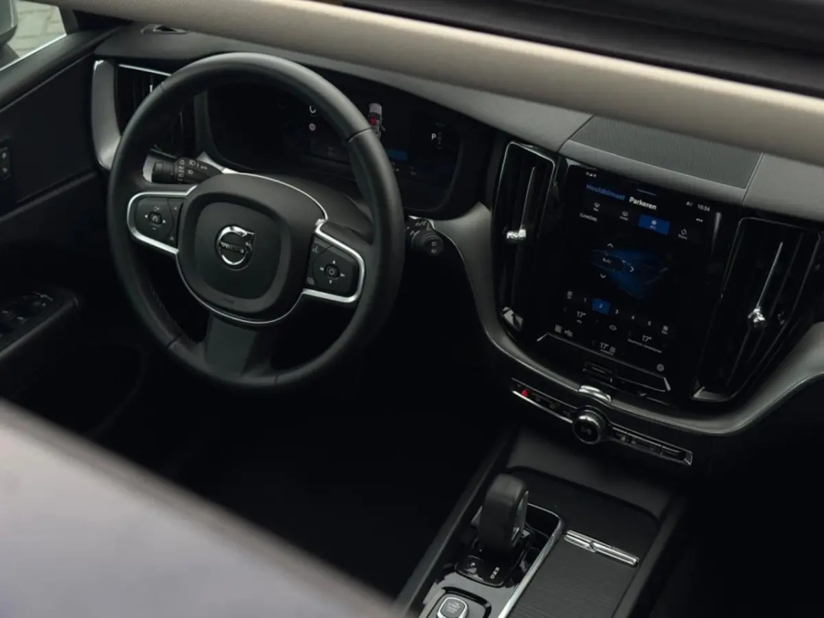 2.0 T6 Recharge AWD Inscription | PANO | Carplay