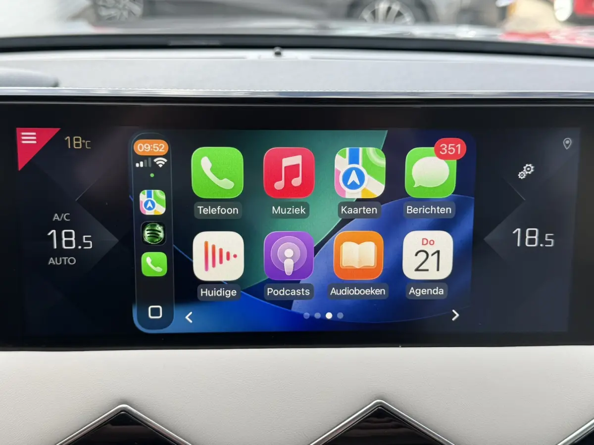 1.2 PureTech So Chic Camera Navigatie Carplay DAB Cruise Leder Lane assist