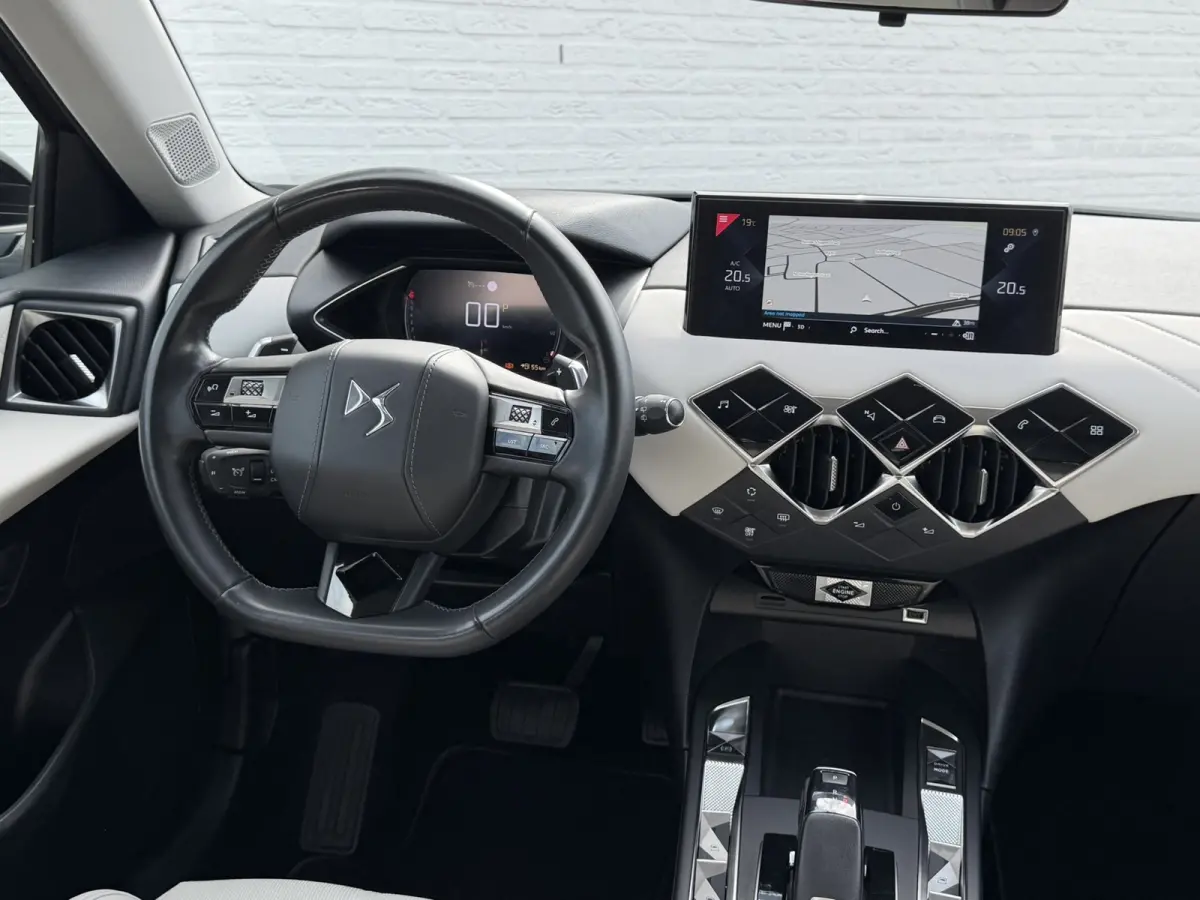 1.2 PureTech So Chic Camera Navigatie Carplay DAB Cruise Leder Lane assist