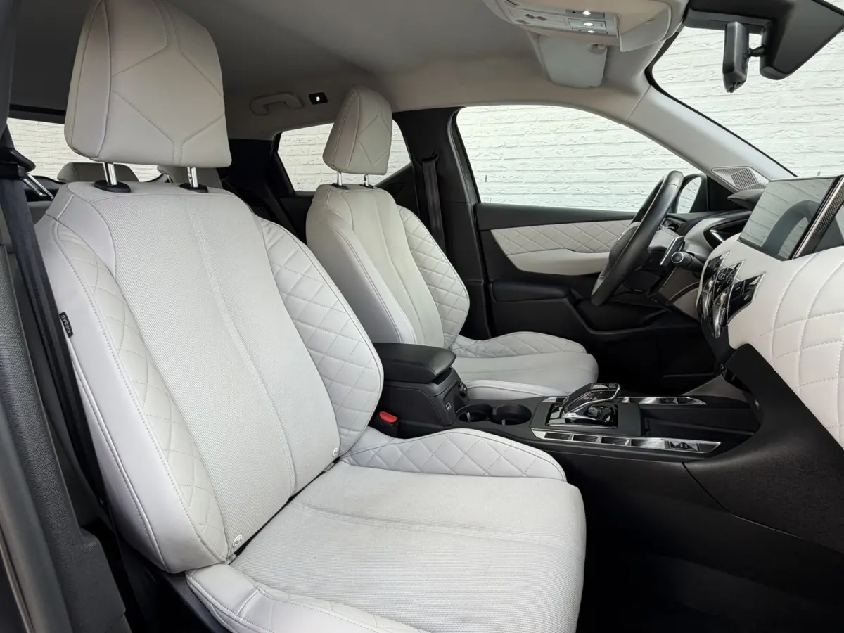 1.2 PureTech So Chic Camera Navigatie Carplay DAB Cruise Leder Lane assist