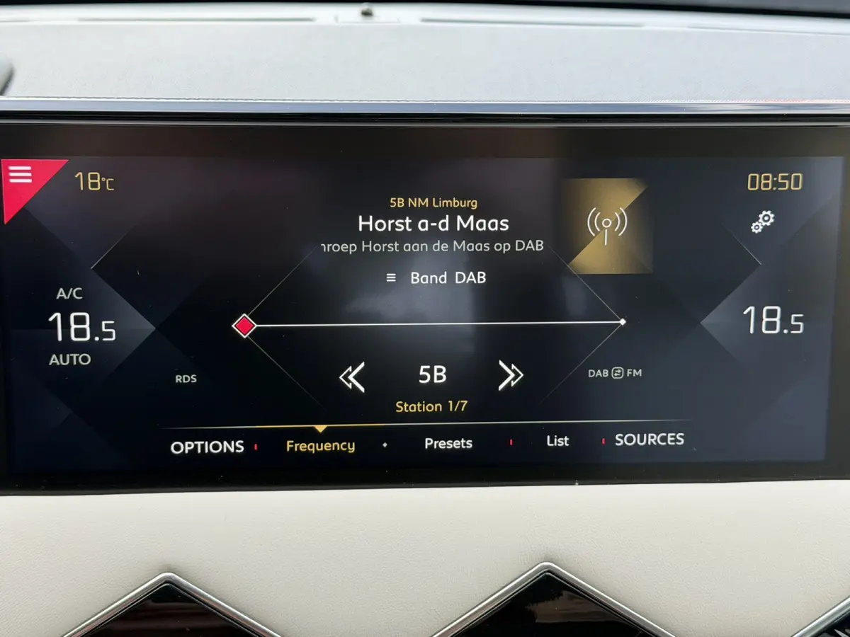 1.2 PureTech So Chic Camera Navigatie Carplay DAB Cruise Leder Lane assist