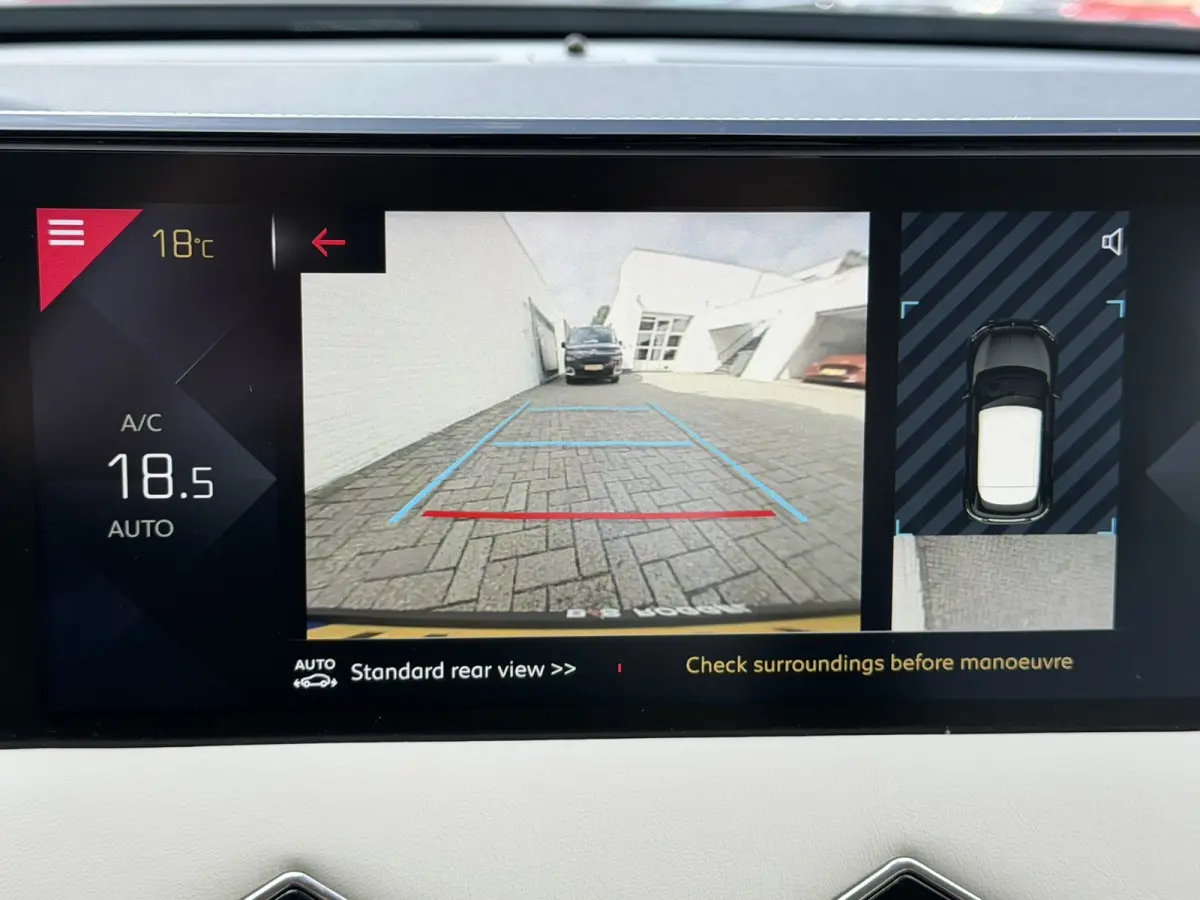 1.2 PureTech So Chic Camera Navigatie Carplay DAB Cruise Leder Lane assist
