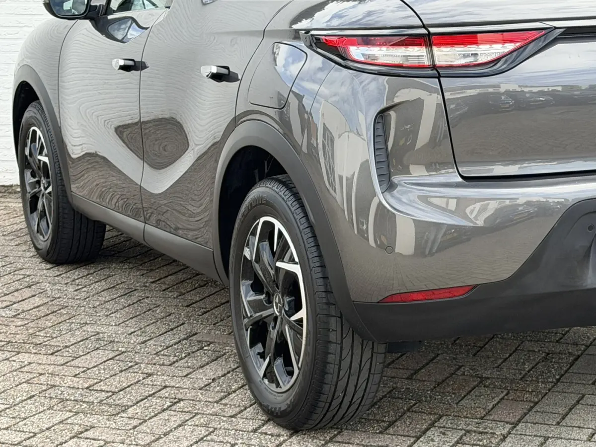 1.2 PureTech So Chic Camera Navigatie Carplay DAB Cruise Leder Lane assist