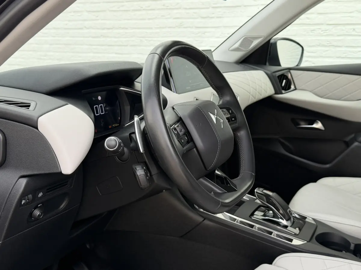 1.2 PureTech So Chic Camera Navigatie Carplay DAB Cruise Leder Lane assist