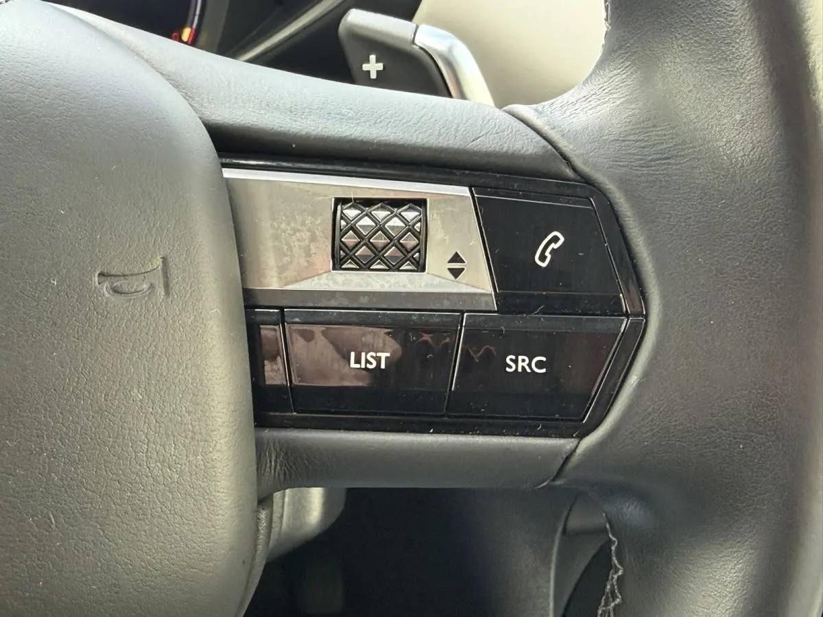 1.2 PureTech So Chic Camera Navigatie Carplay DAB Cruise Leder Lane assist
