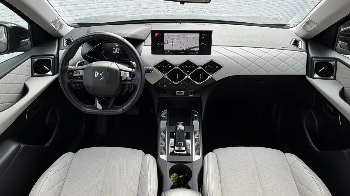 1.2 PureTech So Chic Camera Navigatie Carplay DAB Cruise Leder Lane assist