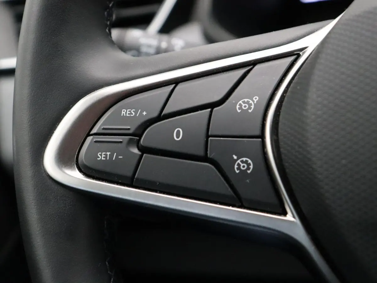 1.6 E-Tech Full Hybrid 145 evolution | Parkeersensoren achter | Apple carplay |