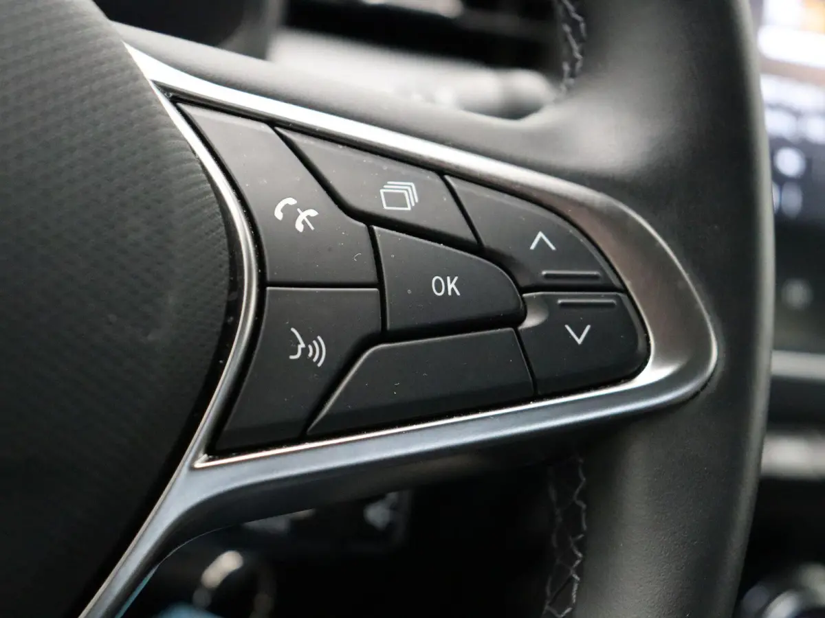 1.6 E-Tech Full Hybrid 145 evolution | Parkeersensoren achter | Apple carplay |