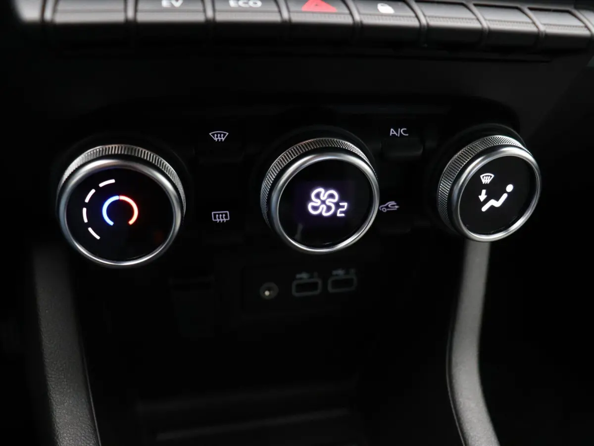 1.6 E-Tech Full Hybrid 145 evolution | Parkeersensoren achter | Apple carplay |